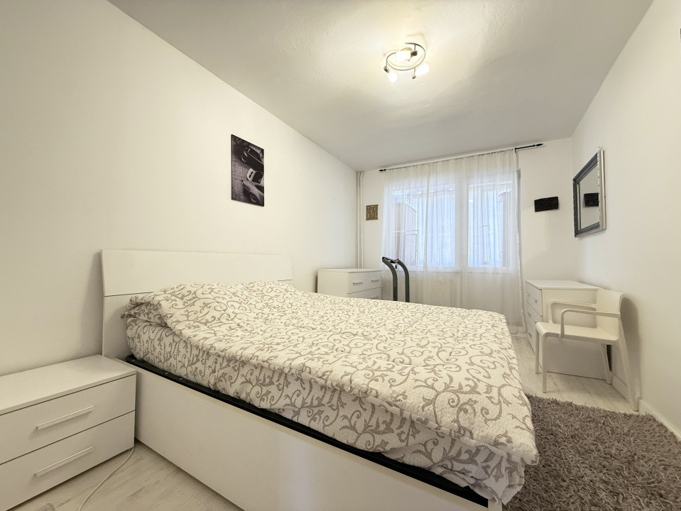 Apartament cu 3 camere, de vanzare in zona Circumvalatiunii 11, foxfort.ro