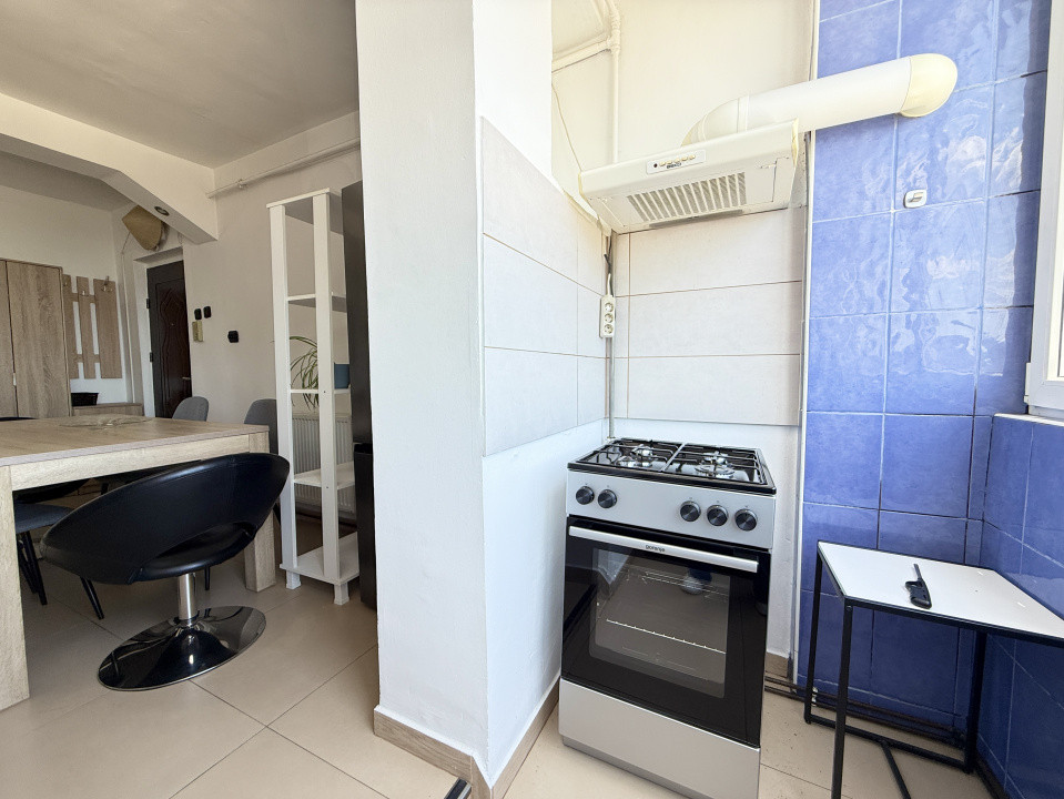Apartament cu 3 camere, de vanzare in zona Circumvalatiunii 27, foxfort.ro