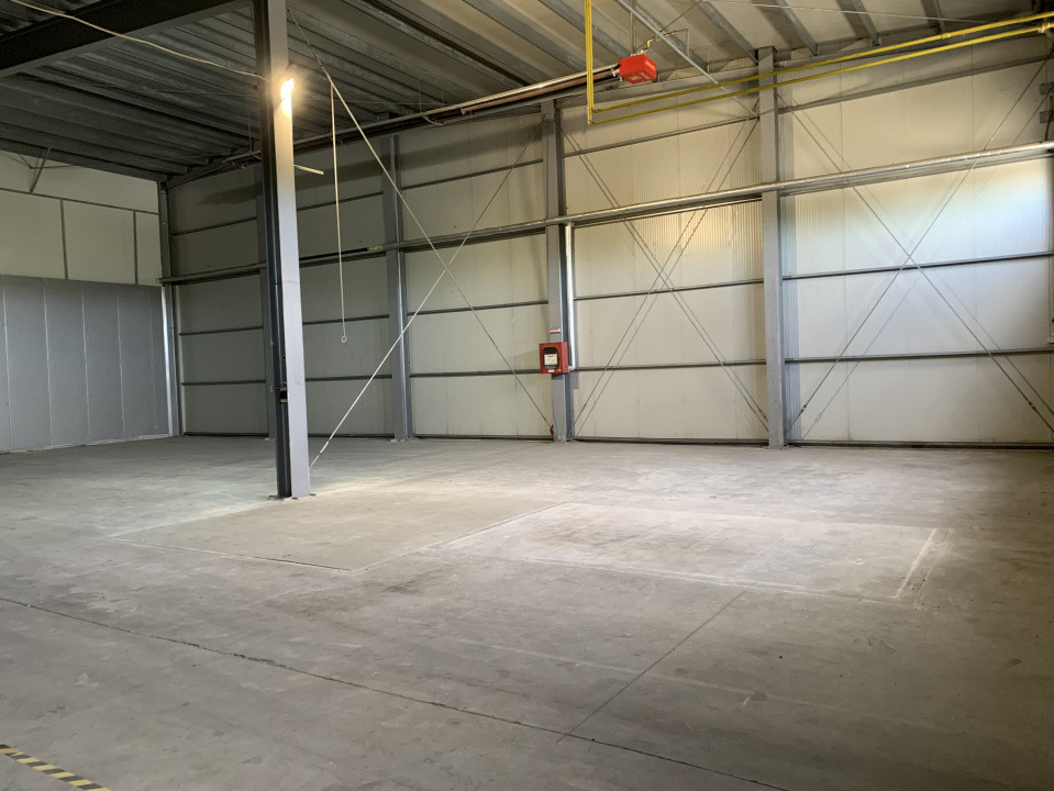Hala industriala 380 mp + 40 mp de birou, zona - Calea Sagului  10, foxfort.ro