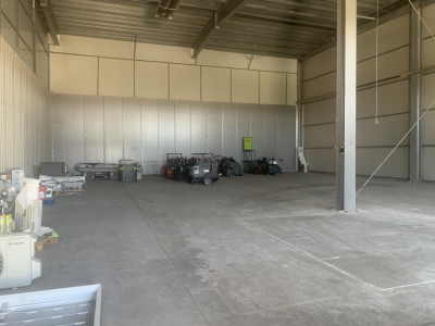 Hala industriala 380 mp + 40 mp de birou, zona - Calea Sagului 