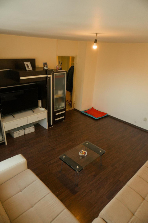 Apartament de vanzare cu 3 camere de 75 mp, zona Bucovina 4, foxfort.ro