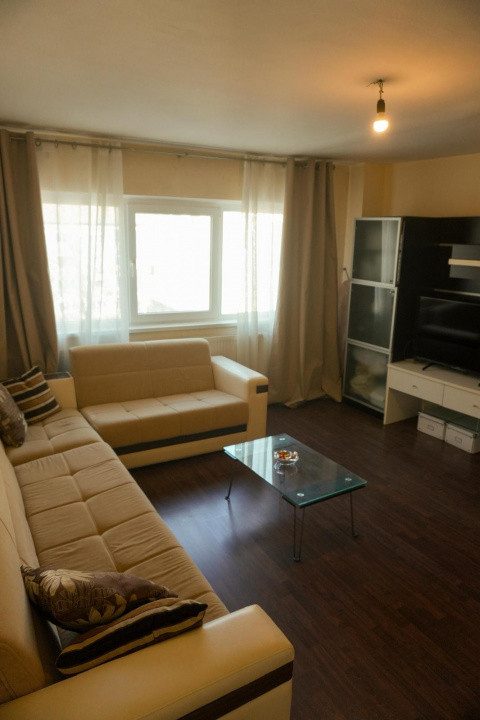 Apartament de vanzare cu 3 camere de 75 mp, zona Bucovina 7, foxfort.ro