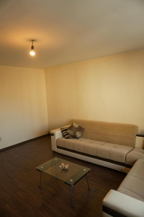 Apartament de vanzare cu 3 camere de 75 mp, zona Bucovina 9, foxfort.ro