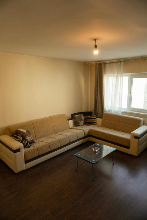 Apartament de vanzare cu 3 camere de 75 mp, zona Bucovina 16, foxfort.ro