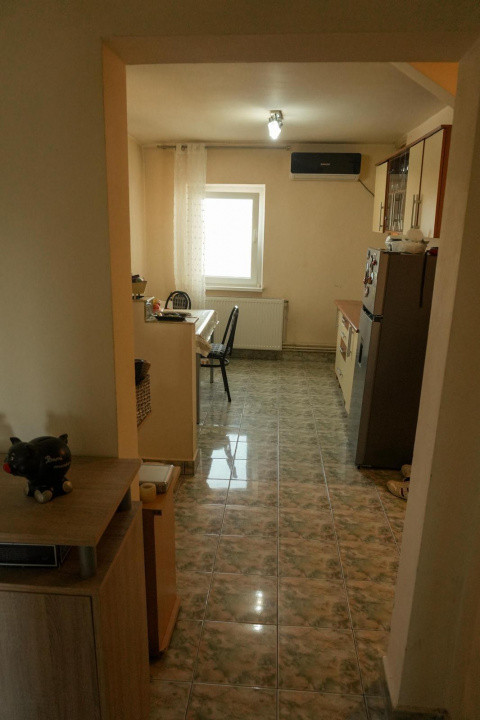 Apartament de vanzare cu 3 camere de 75 mp, zona Bucovina 17, foxfort.ro