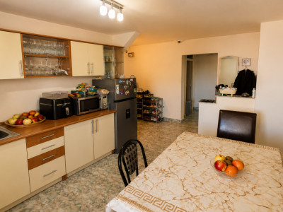 Apartament de vanzare cu 3 camere de 75 mp, zona Bucovina imagine mica 2, foxfort.ro