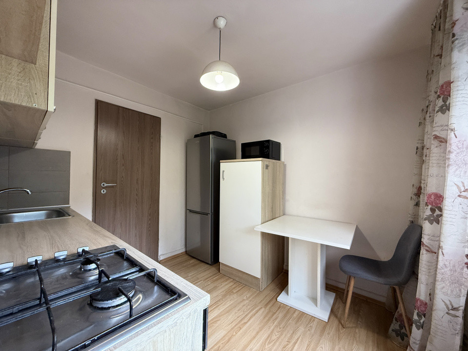 Apartament cu 2 camere, 57 mp de vanzare in zona Bucovina 27, foxfort.ro