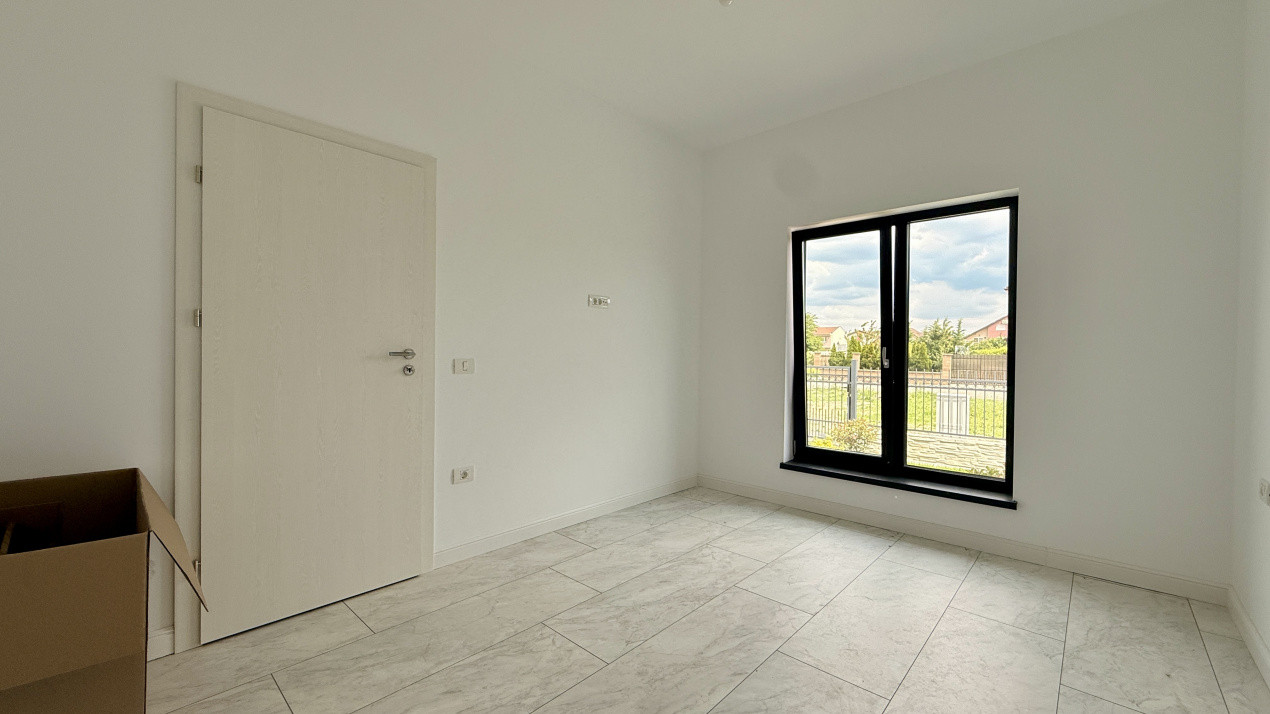 Duplex de vanzare, 3 camere + teren 330 mp, Mosnita Noua 5, foxfort.ro