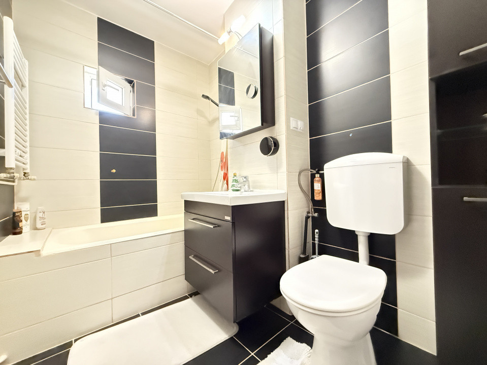 Apartament cu 2 camere, complet renovat, de vanzare in zona Bucovina 4, foxfort.ro