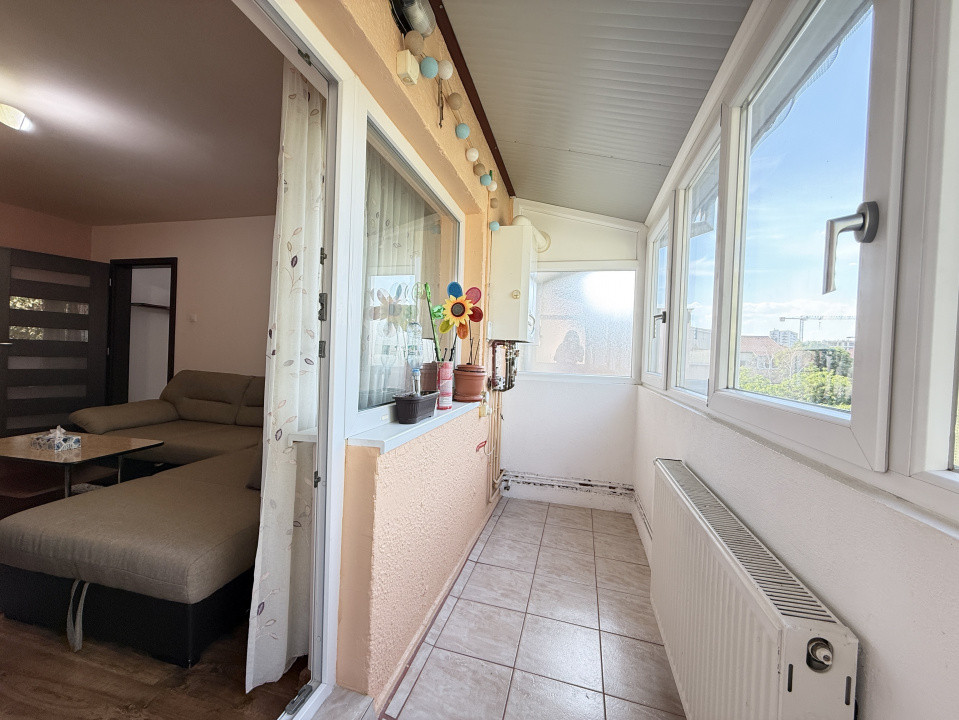 Apartament cu 2 camere, complet renovat, de vanzare in zona Bucovina 6, foxfort.ro