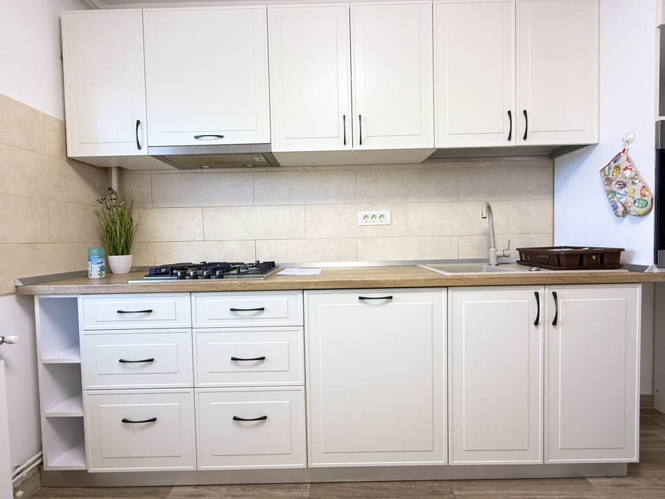Apartament cu 2 camere, complet renovat, de vanzare in zona Bucovina 18, foxfort.ro