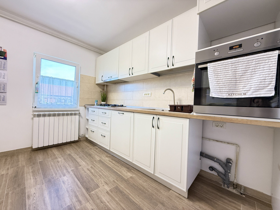 Apartament cu 2 camere, complet renovat, de vanzare in zona Bucovina 20, foxfort.ro