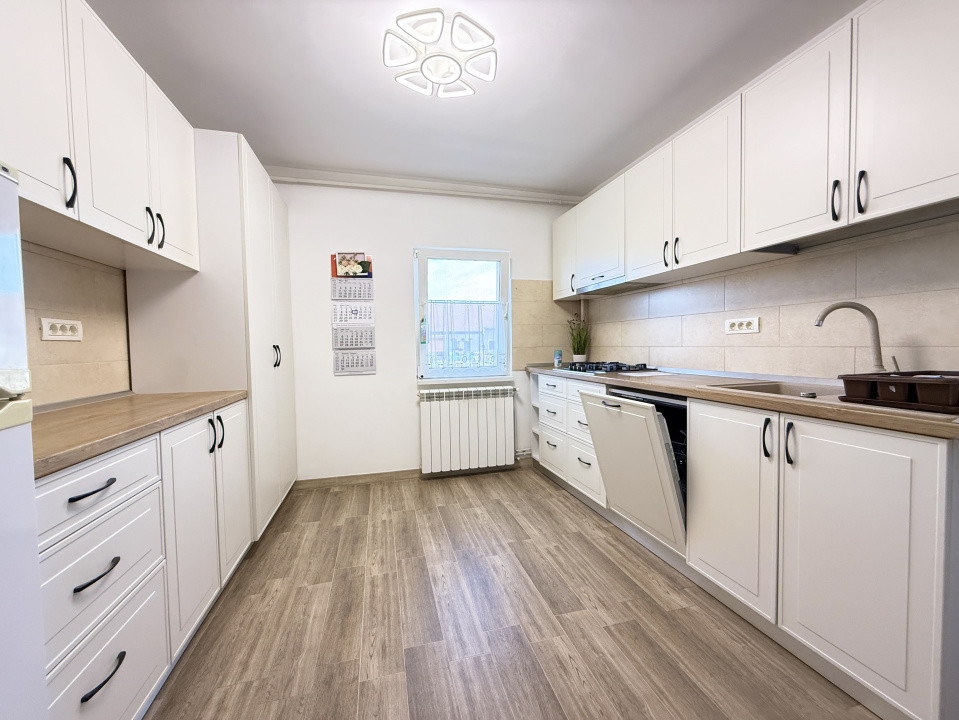 Apartament cu 2 camere, complet renovat, de vanzare in zona Bucovina 22, foxfort.ro