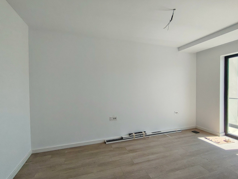 Casa individuala cu 4 camere Parter + 2 Etaje, in Giroc - V10060 15, foxfort.ro