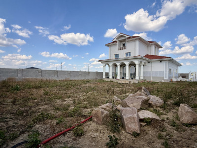 Casa de vanzare 5 camere si teren de 950 mp - Mosnita Noua