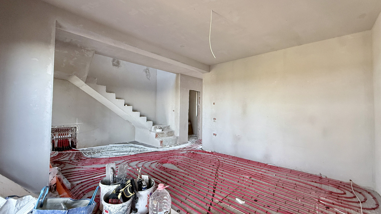 Duplex de vanzare, 4 camere despartit prin camera tehnica - Mosnita 5, foxfort.ro
