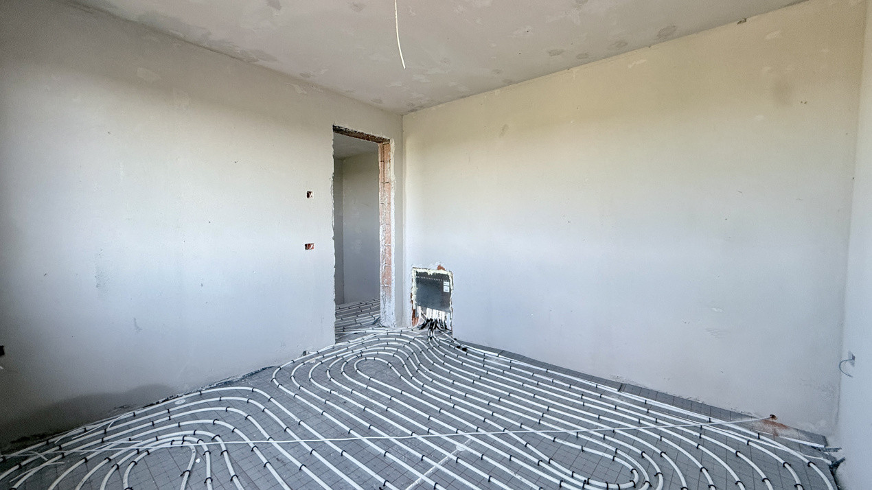 Duplex de vanzare, 4 camere despartit prin camera tehnica - Mosnita 12, foxfort.ro