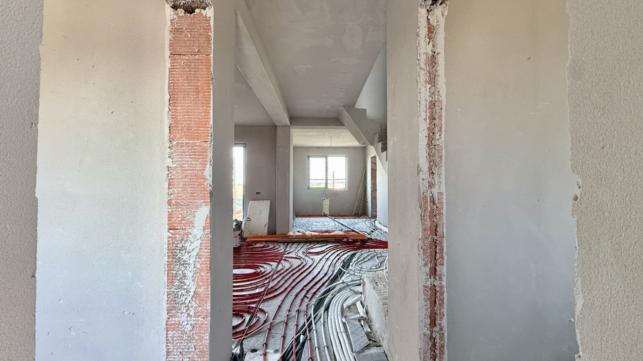 Duplex de vanzare, 4 camere despartit prin camera tehnica - Mosnita 15, foxfort.ro