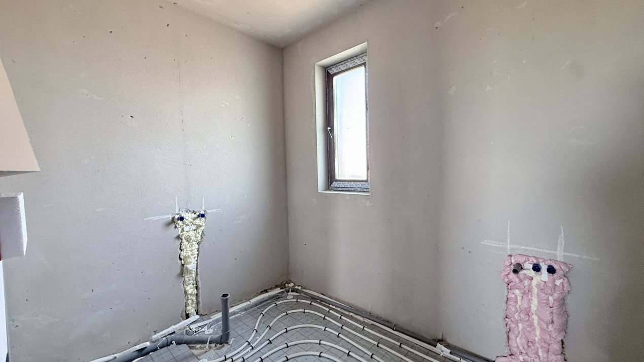 Duplex de vanzare, 4 camere despartit prin camera tehnica - Mosnita 18, foxfort.ro