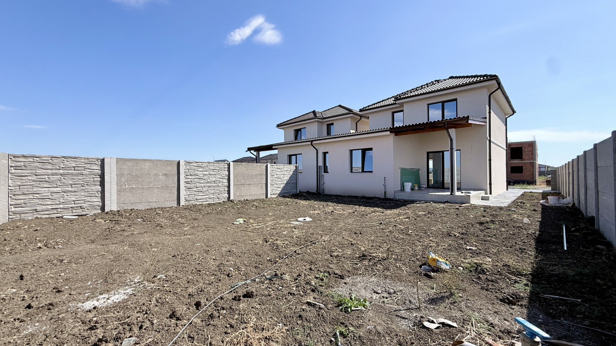 Duplex de vanzare, 4 camere despartit prin camera tehnica - Mosnita 2, foxfort.ro