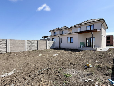 Duplex de vanzare, 4 camere despartit prin camera tehnica - Mosnita imagine mica 2, foxfort.ro