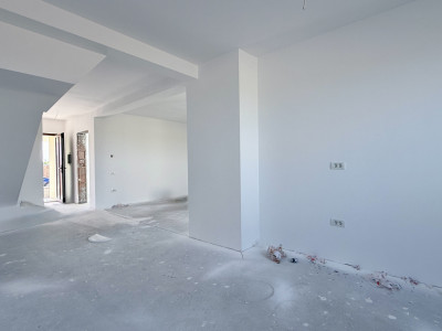 Duplex de vanzare, 4 camere despartit prin camera tehnica - Mosnita imagine mica 9, foxfort.ro
