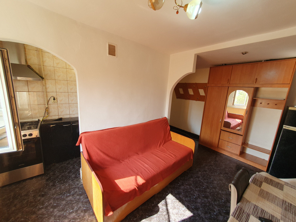 Apartament 2 camere decomandat, etaj 3/4 - zona Steaua 10, foxfort.ro