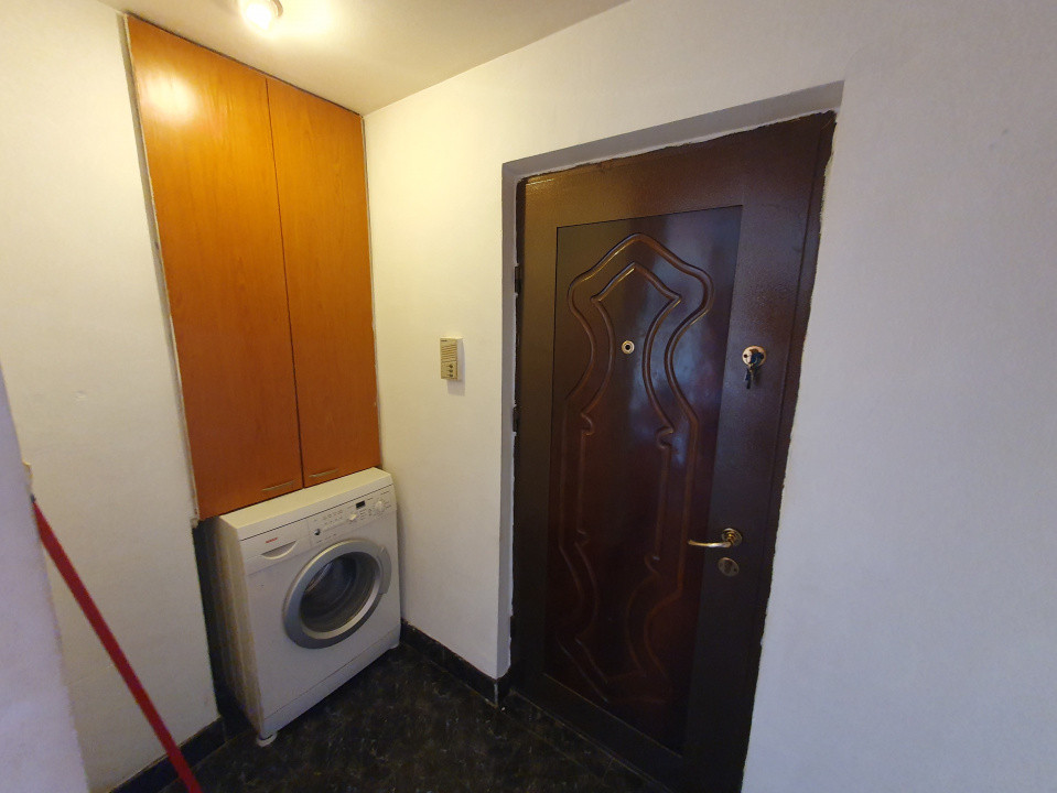 Apartament 2 camere decomandat, etaj 3/4 - zona Steaua 12, foxfort.ro