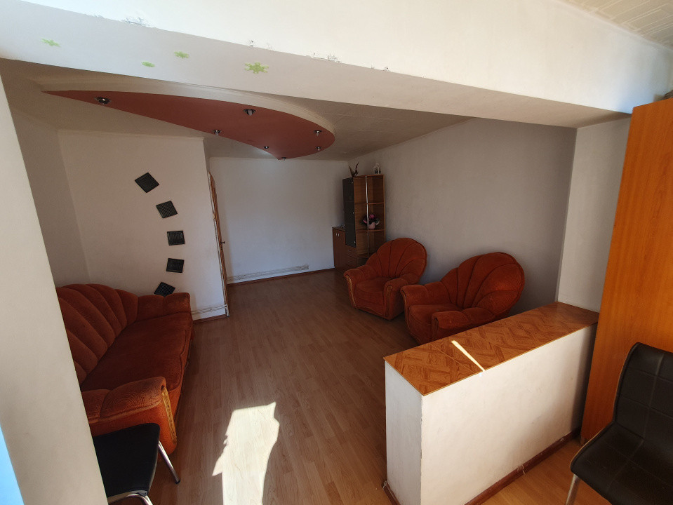 Apartament 2 camere decomandat, etaj 3/4 - zona Steaua 14, foxfort.ro
