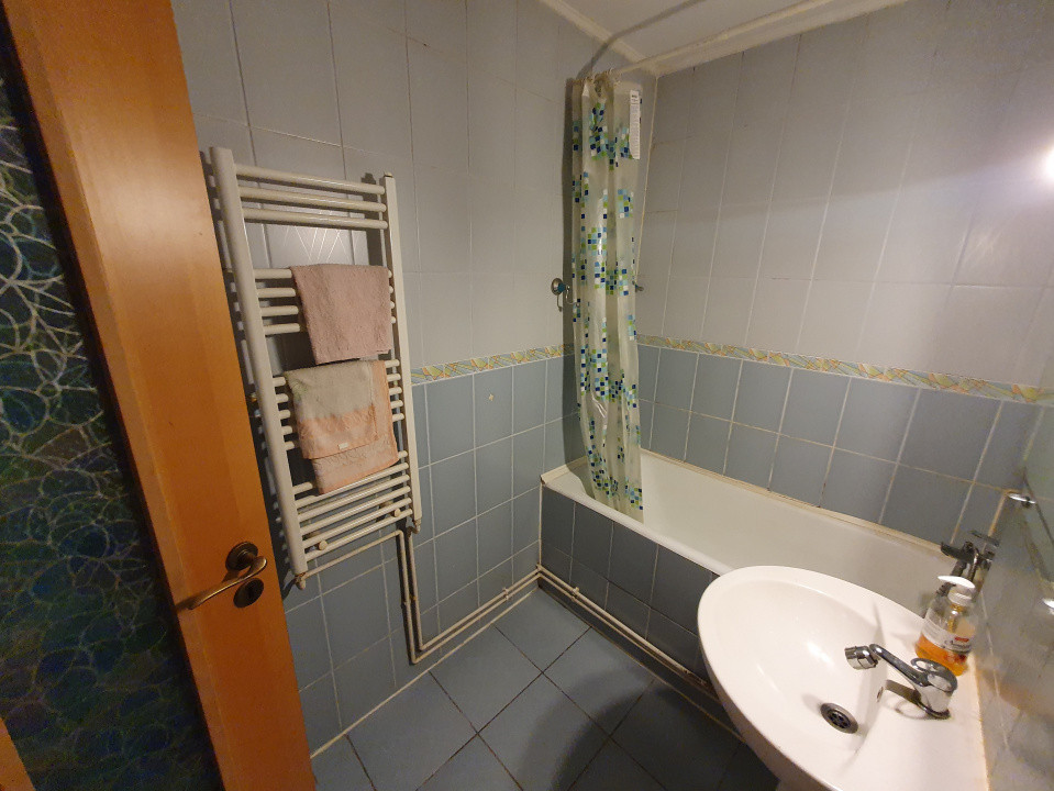 Apartament 2 camere decomandat, etaj 3/4 - zona Steaua 17, foxfort.ro