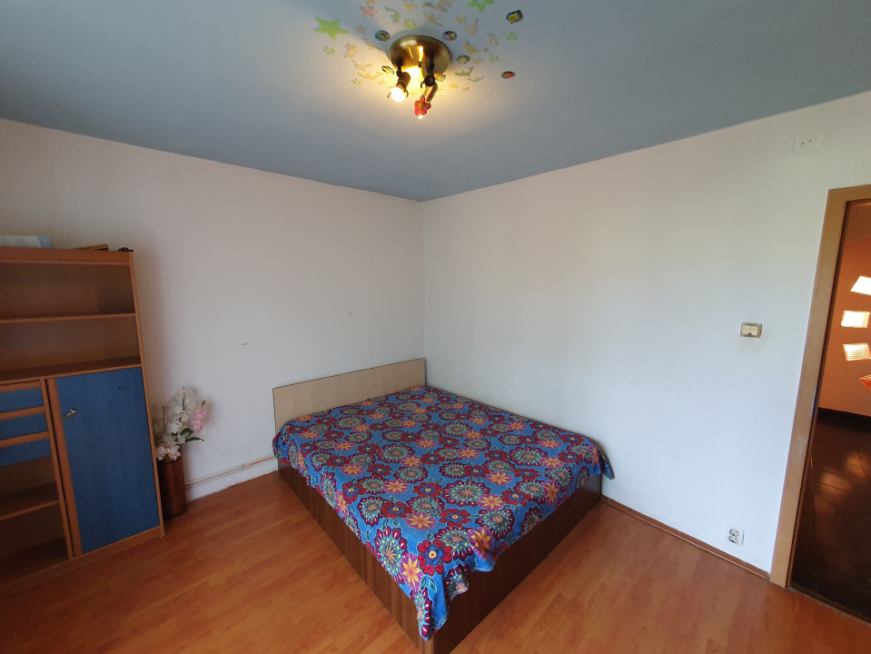 Apartament 2 camere decomandat, etaj 3/4 - zona Steaua 18, foxfort.ro
