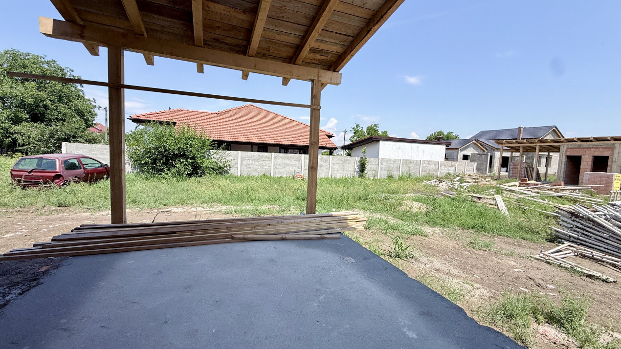 Duplex de vanzare, 5 camere despartit prin garaj - Mosnita Veche 18, foxfort.ro