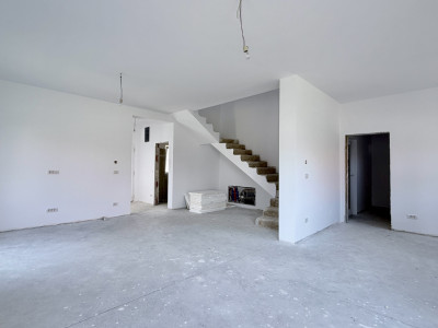 Duplex de vanzare, 5 camere despartit prin garaj - Mosnita Veche imagine mica 3, foxfort.ro