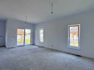 Duplex de vanzare, 5 camere despartit prin garaj - Mosnita Veche imagine mica 4, foxfort.ro