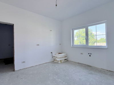 Duplex de vanzare, 5 camere despartit prin garaj - Mosnita Veche imagine mica 5, foxfort.ro