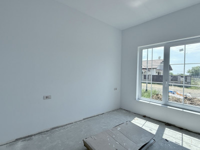 Duplex de vanzare, 5 camere despartit prin garaj - Mosnita Veche imagine mica 7, foxfort.ro