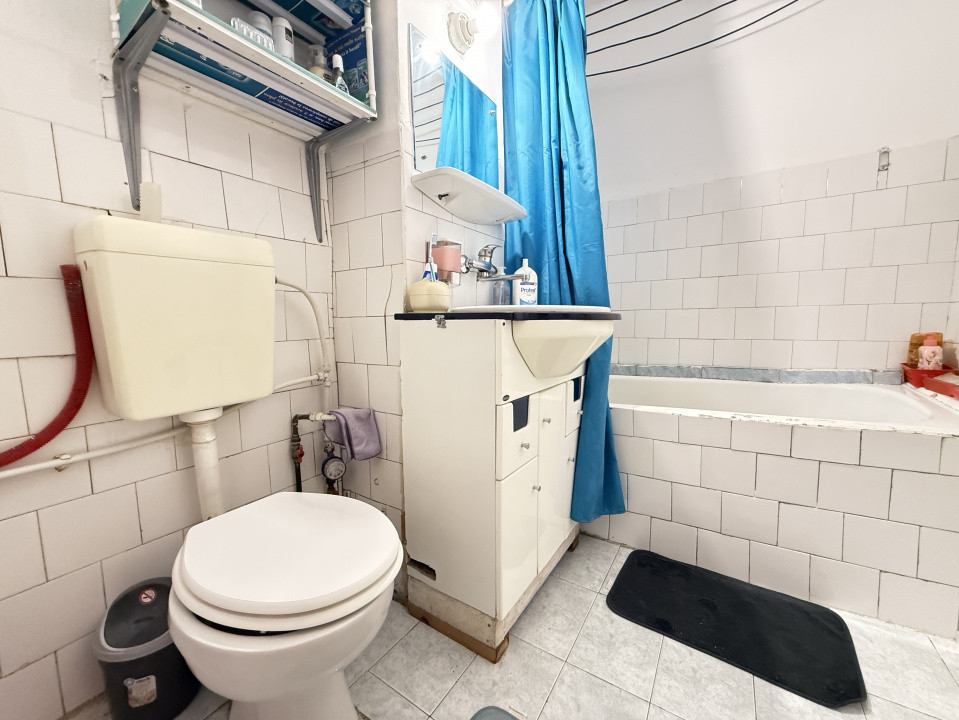 COMISION 0% - Apartament cu 4 camere, 79 mp utili, de vanzare in zona Lipovei 7, foxfort.ro