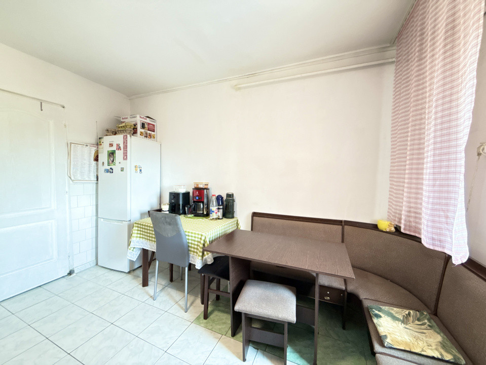 COMISION 0% - Apartament cu 4 camere, 79 mp utili, de vanzare in zona Lipovei 29, foxfort.ro