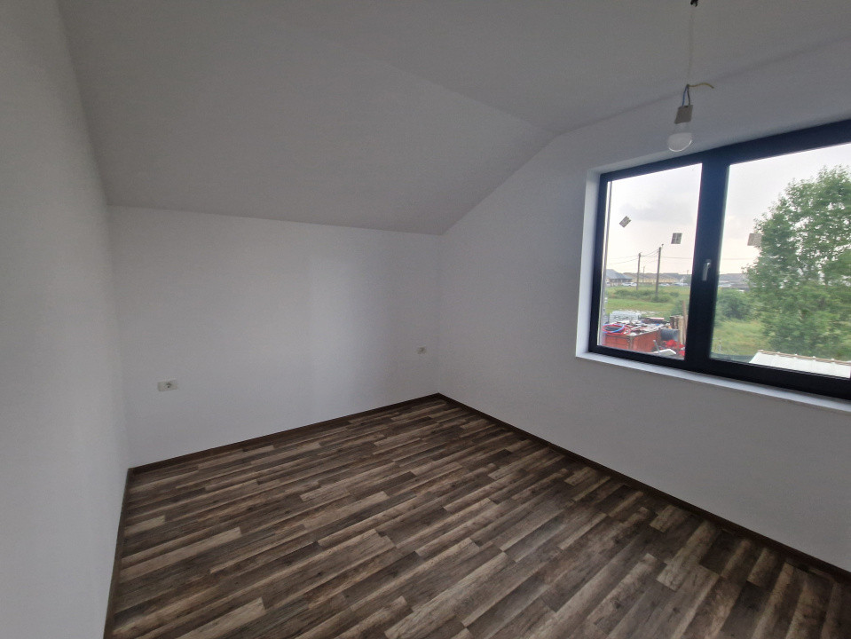 Duplex de vanzare, 4 camere, Mosnita Veche 9, foxfort.ro
