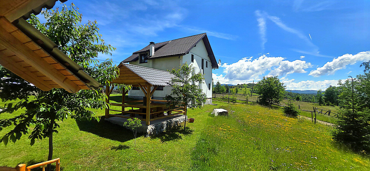 Cabana cu 7 camere de vanzare in Albac - V10073 13, foxfort.ro