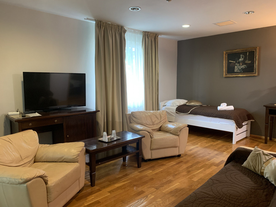 Hotel/Pensiune 30 Camere | Teren 2.500 mp | Take Ionescu 1, foxfort.ro