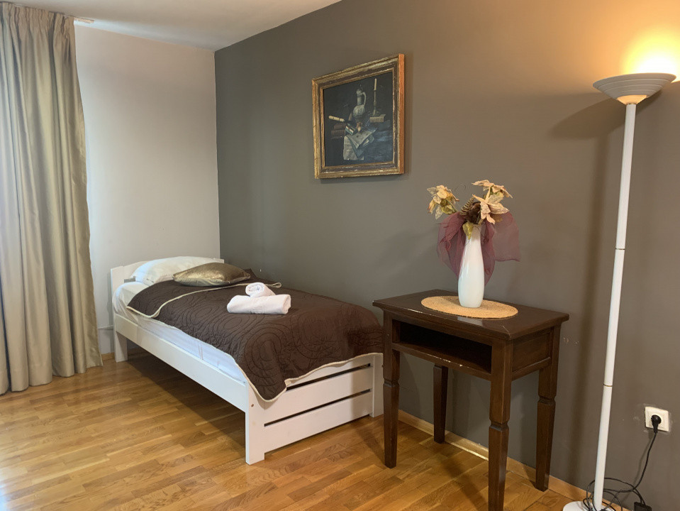 Hotel/Pensiune 30 Camere | Teren 2.500 mp | Take Ionescu 4, foxfort.ro