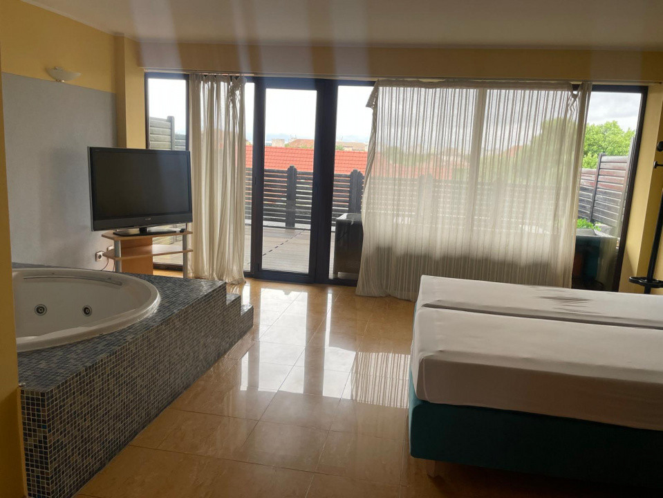 Vanzare Hotel 7, foxfort.ro