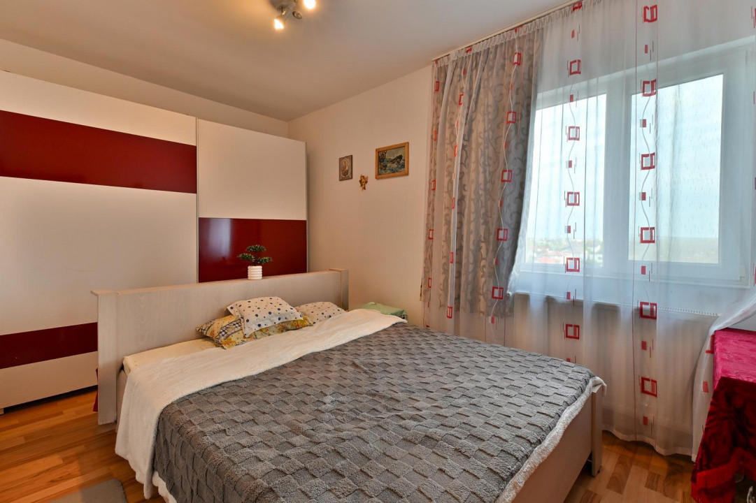 COMISION 0% Apartament cu 3 camere de vanzare in Timisoara, zona Soarelui 10, foxfort.ro