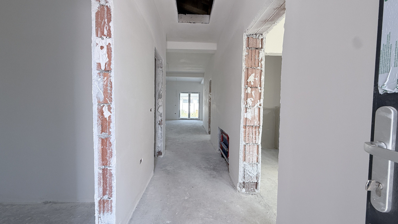 Duplex de vanzare, pe parter 3 camere -Drumul Boilor -Mosnita 12, foxfort.ro