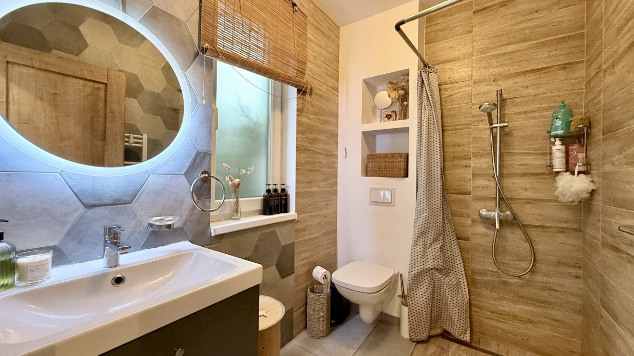 Duplex de vanzare, 4 camere obliata si utilat - Mosnita 16, foxfort.ro
