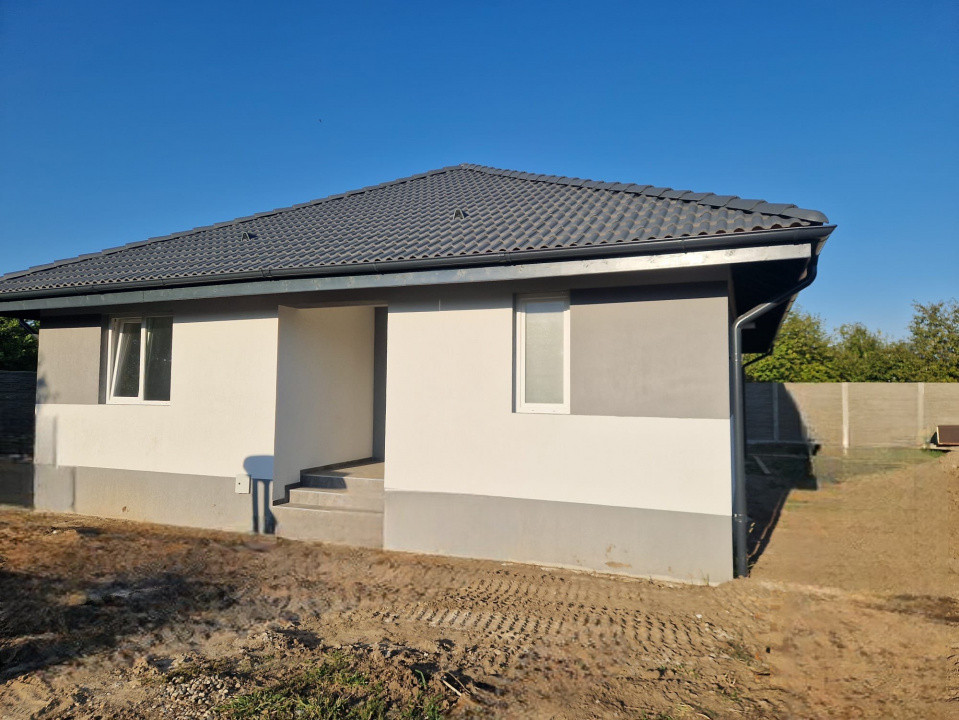 Casa individuala cu 3 camere si 656 mp teren, de vanzare in Sanmihaiu Roman 1, foxfort.ro