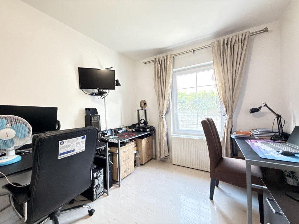 Casa cu 5 camere, 219 mp utili si 588 mp teren, de vanzare in Sanmihaiu Roman 6, foxfort.ro