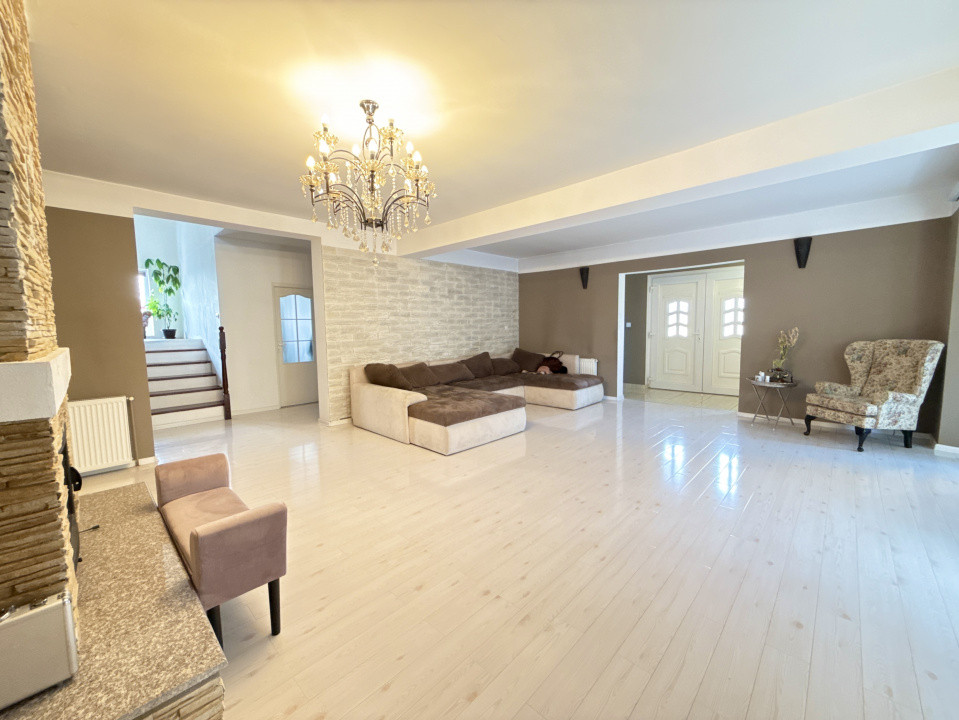 Casa cu 5 camere, 219 mp utili si 588 mp teren, de vanzare in Sanmihaiu Roman 11, foxfort.ro