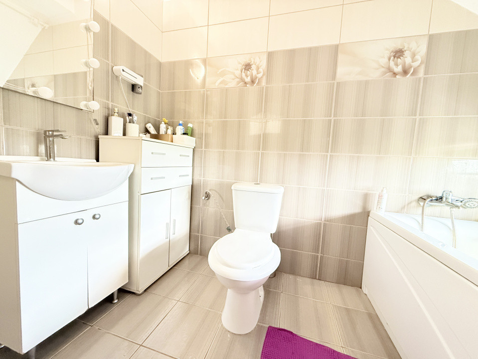 Casa cu 5 camere, 219 mp utili si 588 mp teren, de vanzare in Sanmihaiu Roman 29, foxfort.ro